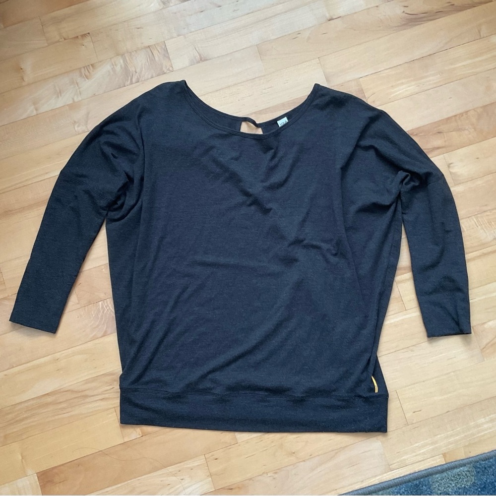 Lole 3/4 length sleeve, charcoal grey, open back
